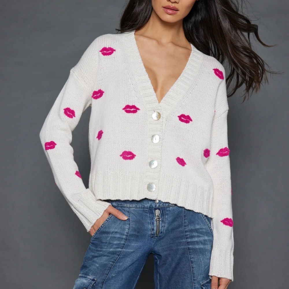 LISA TODD NWT SUGAR LIPS CARDIGAN (SNOW)